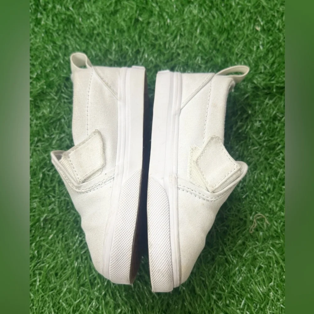 Vans Kids White‎ Slip-On Sneakers Size 8